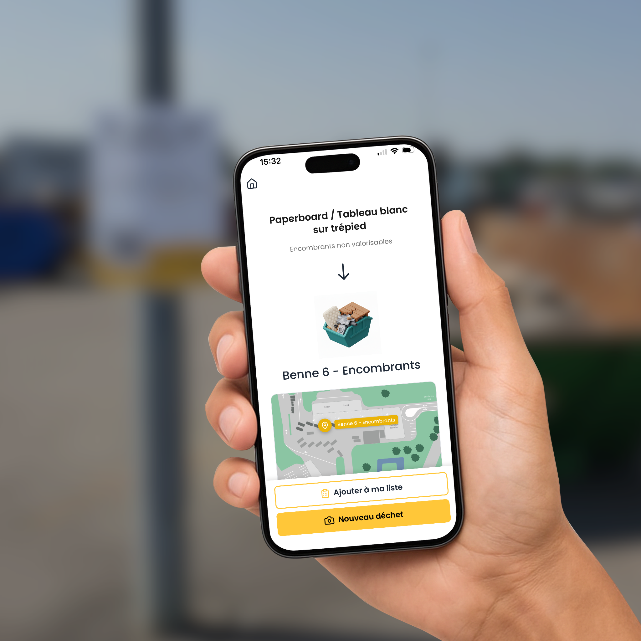 Scan du QR code en déchèterie pour trouver la bonne benne avec Çavaoù Déchèt'
